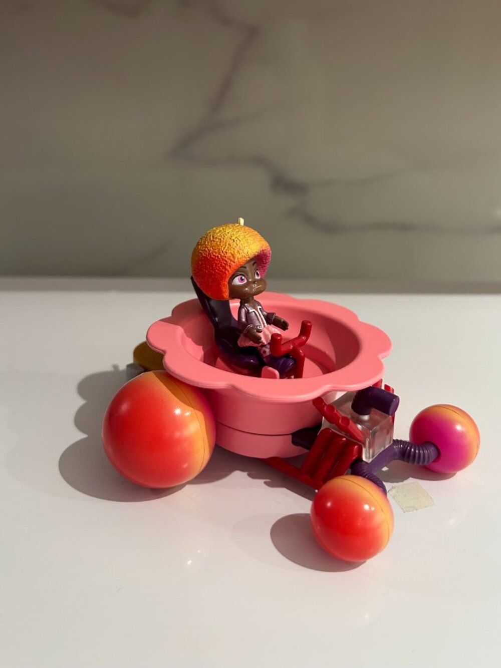 Wreck-it Ralph Sugar Rush Key Racers: #3 Snowanna Rainbow - Picture 2 of 3